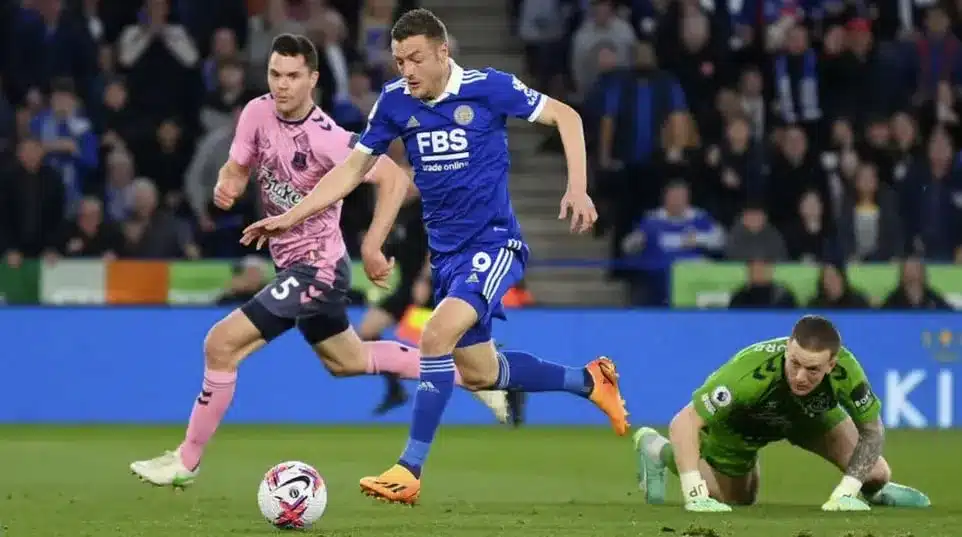 A Relegation Six-Pointer Ends in Stalemate