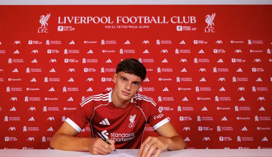 A Defensive Reinforcement for Arne Slot