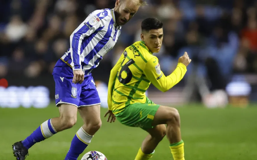 A Game of Two Halves at Carrow Road